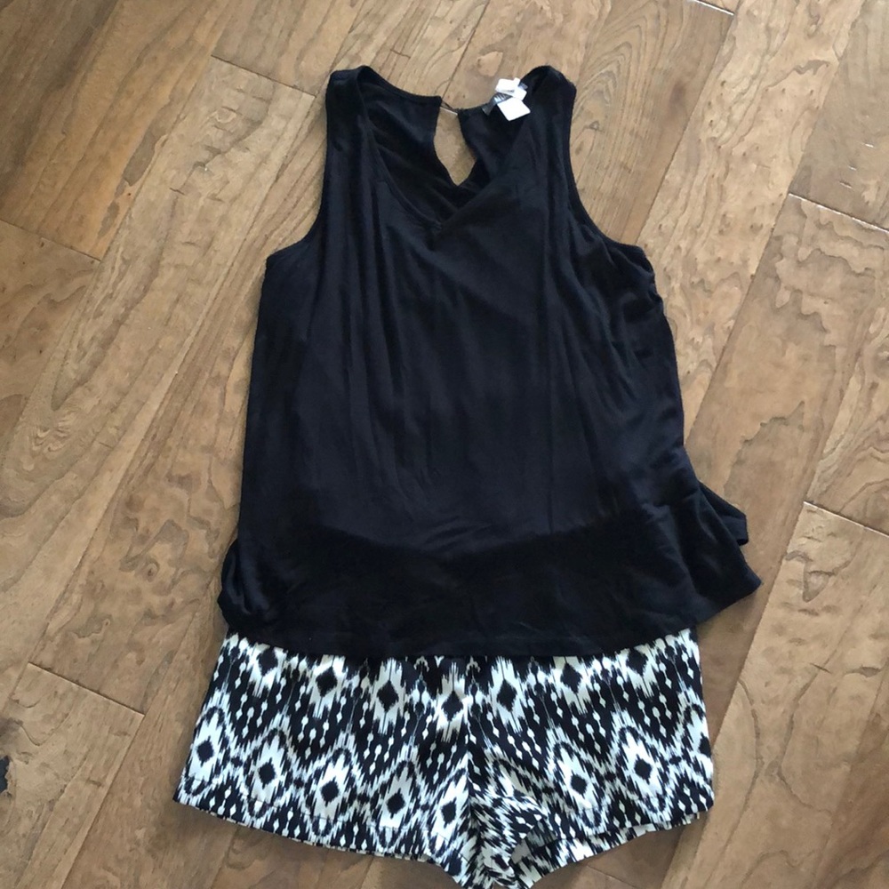 Sleeveless shorts romper